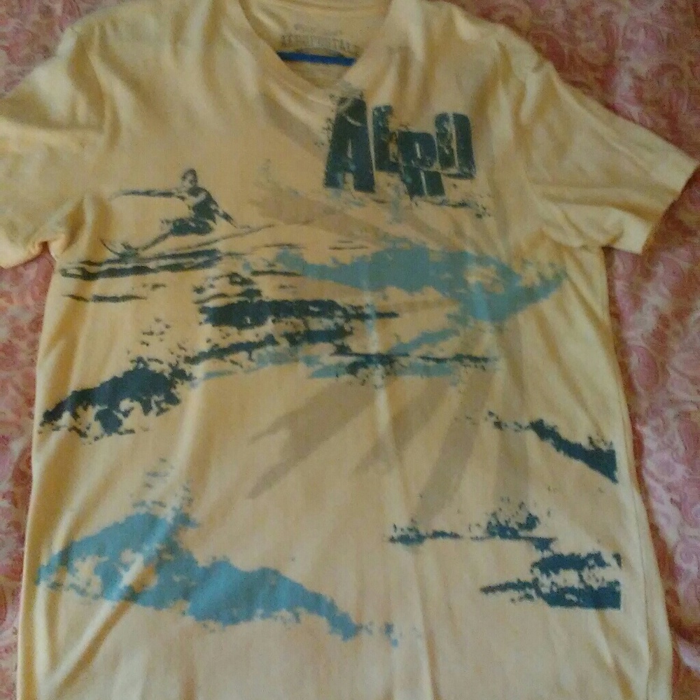 Aeropostale short sleeve. medium